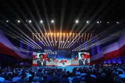 12 zł za godzinę, bezpłatne leki po 75. roku życia... Obietnice PiS podczas konwencji