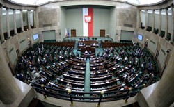 Zabiorą zapomogi posłom PRL? Wicemarszałek zapowiada, że zażąda ich likwidacji