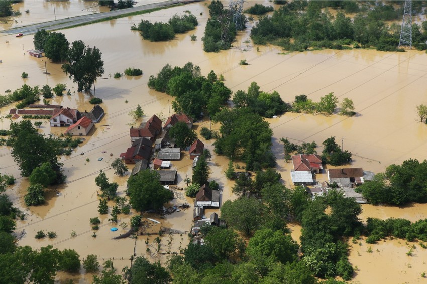 Poplavljene njive iz vazduha
