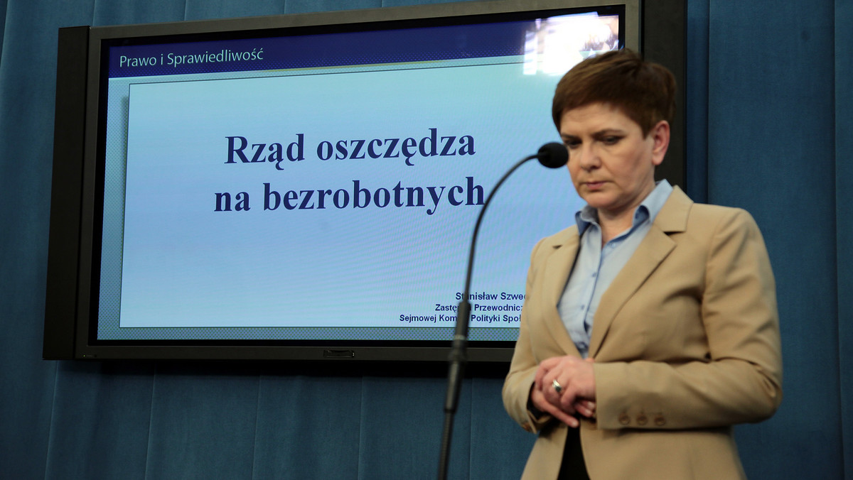 - Prezydent Polski powinien mieć godną emeryturę. To nie ulega wątpliwości. Musimy mieć szacunek dla naszego Państwa - mówi w rozmowie z Onetem posłanka Beata Szydło. Polityk PiS dodaje też, że przeciętni emeryci otrzymują żenująco niskie świadczenia.