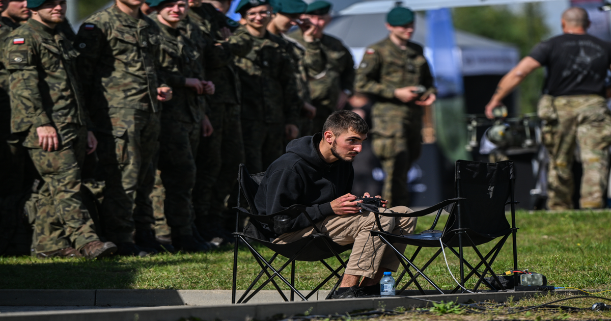 Röttgen verspricht Drohnenwall an NATO-Ostgrenze