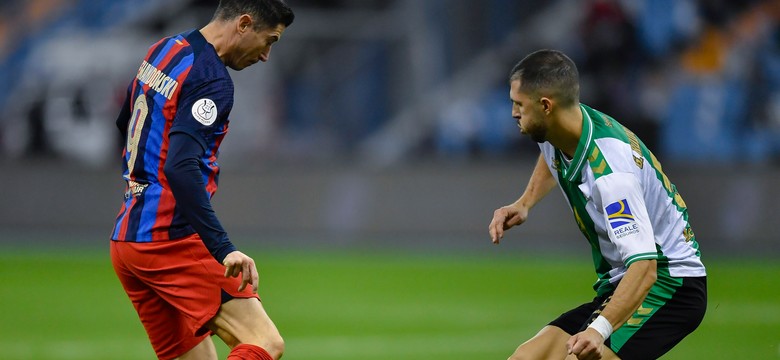 Lewandowski strzelił gola i nie zmarnował karnego. Barcelona w finale [WIDEO]