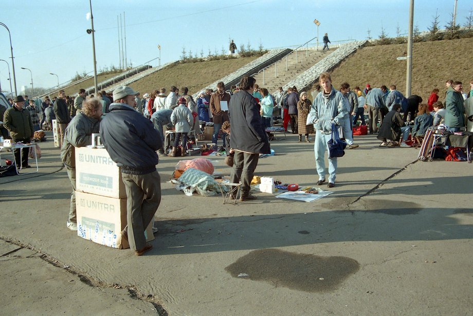 Stadion Dziesięciolecia przez lata stanowił enklawę handlu. Nie tylko tego legalnego.