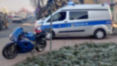 Brawurowa jazda motocyklem po ulicach Leszna. Mężczyzna dostałby 44 punkty karne, ale nie ma prawa jazdy