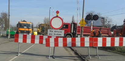 Zamknęli kolejny przejazd na Dębcu! FILM