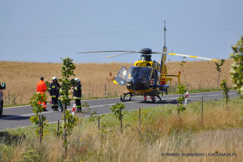 Helikopter zabrał zabrał ranną dziewczynkę z wypadku