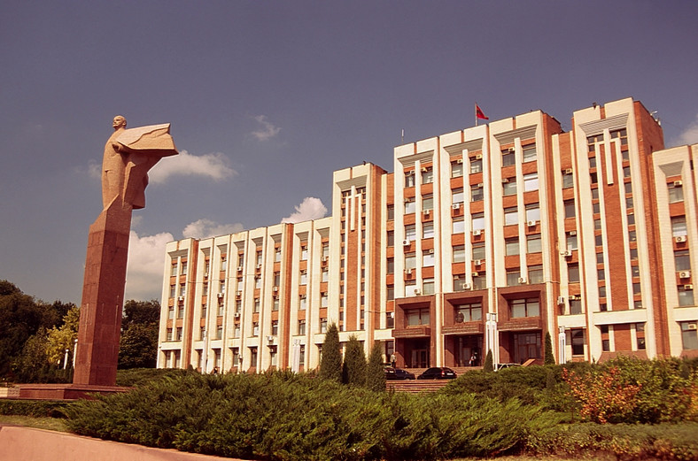 Tyraspol, pałac prezydencki i pomnik Lenina