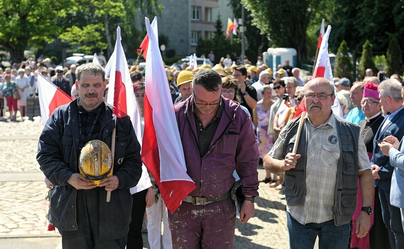 Obchody 4 czerwca 1989 r. w Gdańsku: Wieńce, politycy i stoczniowcy [ZDJĘCIA]