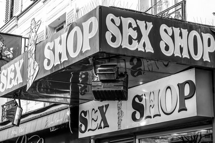 Czym jest sex shop? Skąd się wzięły tego typu sklepy?