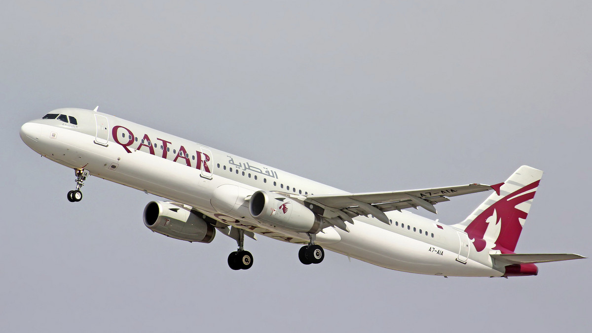 Najlepszą linią lotniczą na świecie w 2015 r. w rankingu Skytrax zostały Qatar Airways. Przewoźnik z Kataru powrócił na szczyt po trzech latach. Ubiegłoroczny triumfator Cathay Pacific Airways z Hongkongu znalazł się na trzecim miejscu.