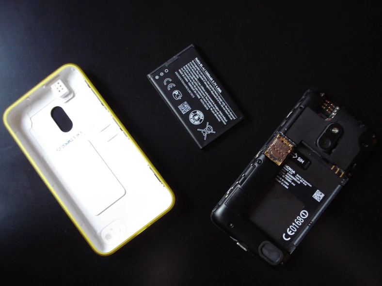 SGS III Mini vs. Lumia 620