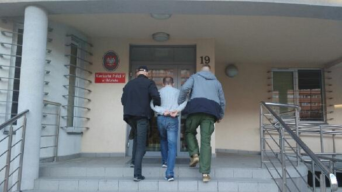 Poszukiwany dwoma listami gończymi 47-latek ukrywał się przed policją w tapczanie w jednym z gdańskich mieszkań.