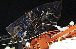 250 funkcjonariuszy z 24 krajów, w tym z Polski. Trwa rejestracja migrantów na Lesbos