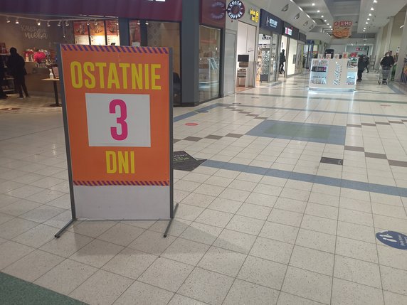 Ostatnie dni Tesco przy ul. Kapelanka w Krakowie