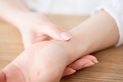 Így mérheti meg pontosan a szívverését vérnyomásmérő, vagy okosóra nélkül