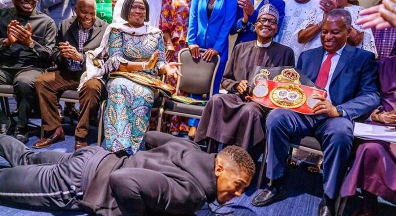 Photo: Humble Anthony Joshua prostrates before President Buhari
