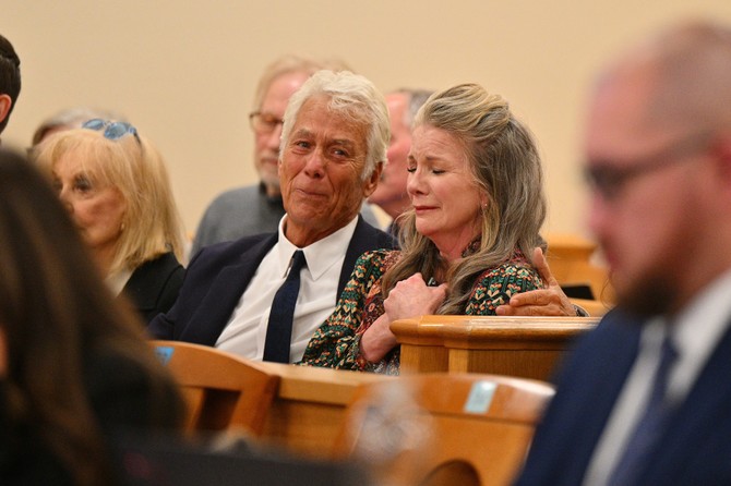 Glumica Melisa Gilbert na ročištu na kom je njenom suprugu odobreno da bude na slobodi do suđenja prošaputala je: "Hvala ti, Bože"