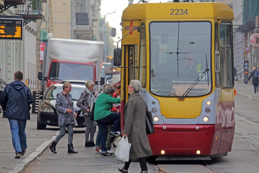 Legionów, Cmentarna i Srebrzyńska w Łodzi bez tramwaju