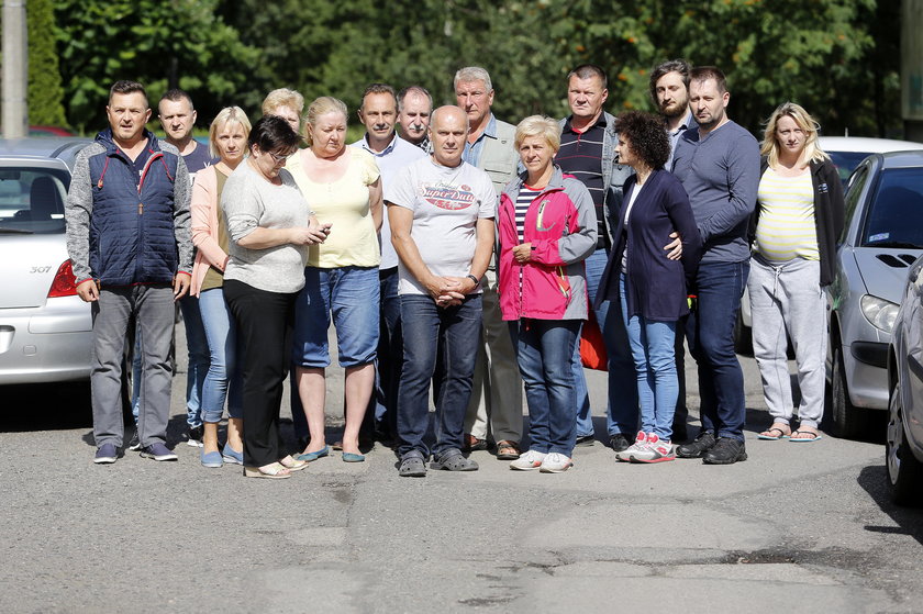 Mieszkancy ul. Kolistej w Katowicach walcza o remont drog na ich osiedlu, ktore sa w fatalnym stanie