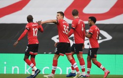 Premier League: Gol Bednarka nie pomógł "Świętym". Bez bramek w hicie