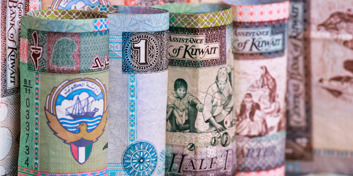 Skąd pochodzi najdroższa waluta na świecie? Jakie ma wartość i znaczenie?