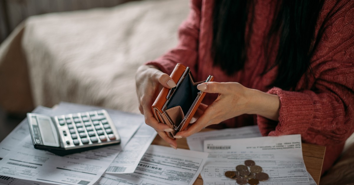 Miliony Polaków zapłacą ukryty podatek – rachunki za ogrzewanie, paliwo i energię drastycznie w górę