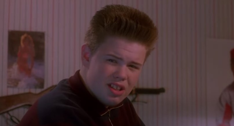 Devin Ratray alias Buzz McCallister v hite Sám doma.