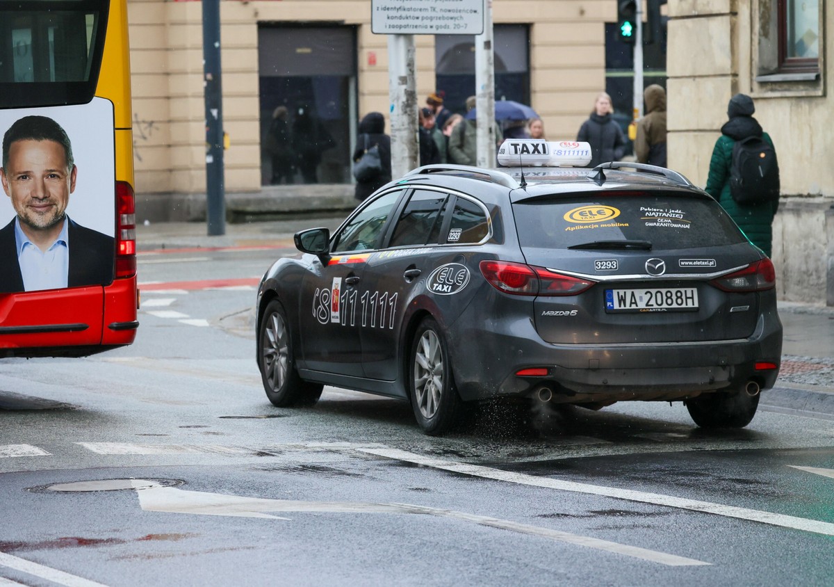 Fuzja na rynku taksówkarskim w Polsce. Zaostrza się rywalizacja z Uberem i Boltem