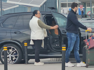 Pevačica se povukla sa scene posle ČETIRI DECENIJE radnog staža, a danas prima SRPSKU I AUSTRIJSKU PENZIJU: Evo koje su cifre u pitanju! 