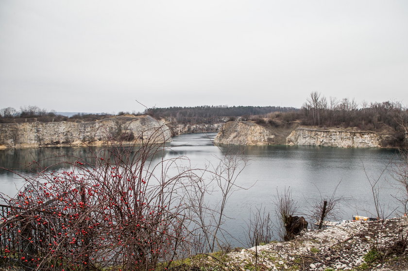 Zamontowali metalowe siatki nad Zakrzówkiem