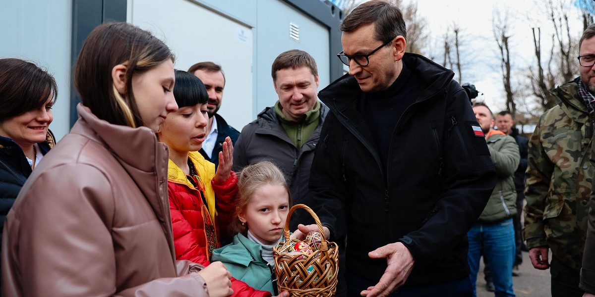 Premier Mateusz Morawiecki otworzył we Lwowie pierwsze miasteczko kontenerowe dla ukraińskich uchodźców wewnętrznych.