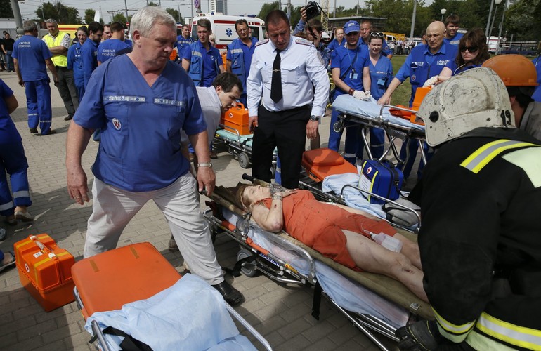 Akcja ratunkowa po wypadku w metrze w Moskwie