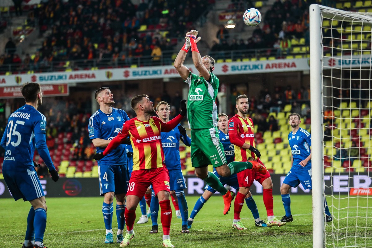 04.03.2023 Kielce Pilka nozna PKO Ekstraklasa 2022/2023 Korona Kielce - Wisla Plock N/z Krzysztof Kaminski, Kyrylo Petrov, Piotr Malarczyk Foto Adam Starszynski / PressFocus 04.03.2023 Kielce Football PKO Ekstraklasa2022/2023, polish top division Korona Kielce - Wisla Plock Krzysztof Kaminski, Kyrylo Petrov, Piotr Malarczyk Credit Adam Starszynski / PressFocus / NEWSPIX.PL --- Newspix.pl *** Local Caption *** www.newspix.pl mail us: zamowienia@newspix.pl --- Polish Picture Agency by Ringier Axel Springer Poland