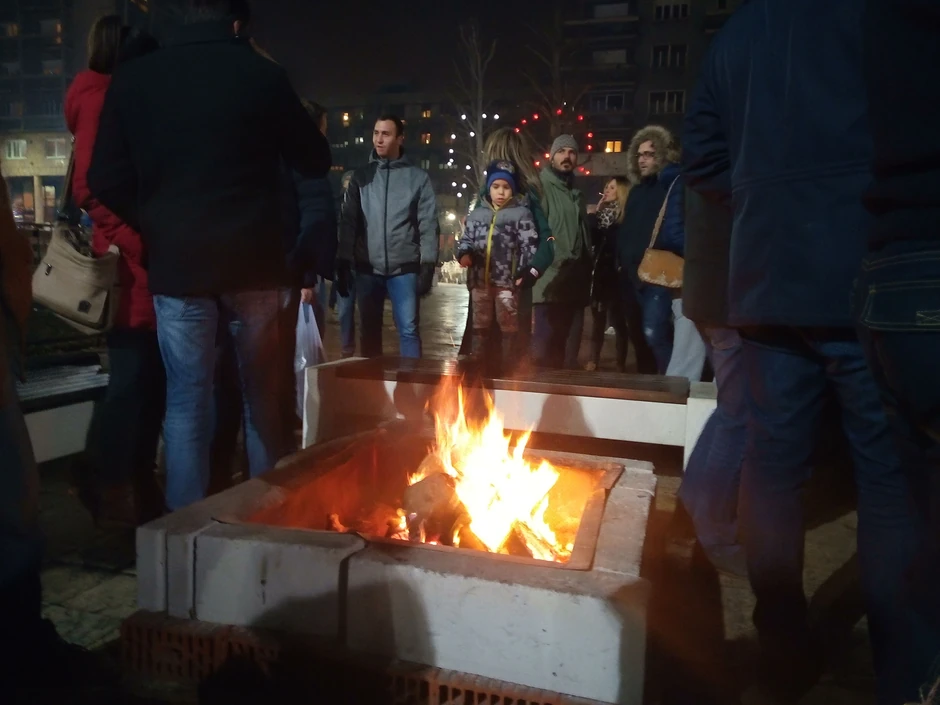 Čađ na sve strane, ali uz tradicionalne ukuse lakše se disalo