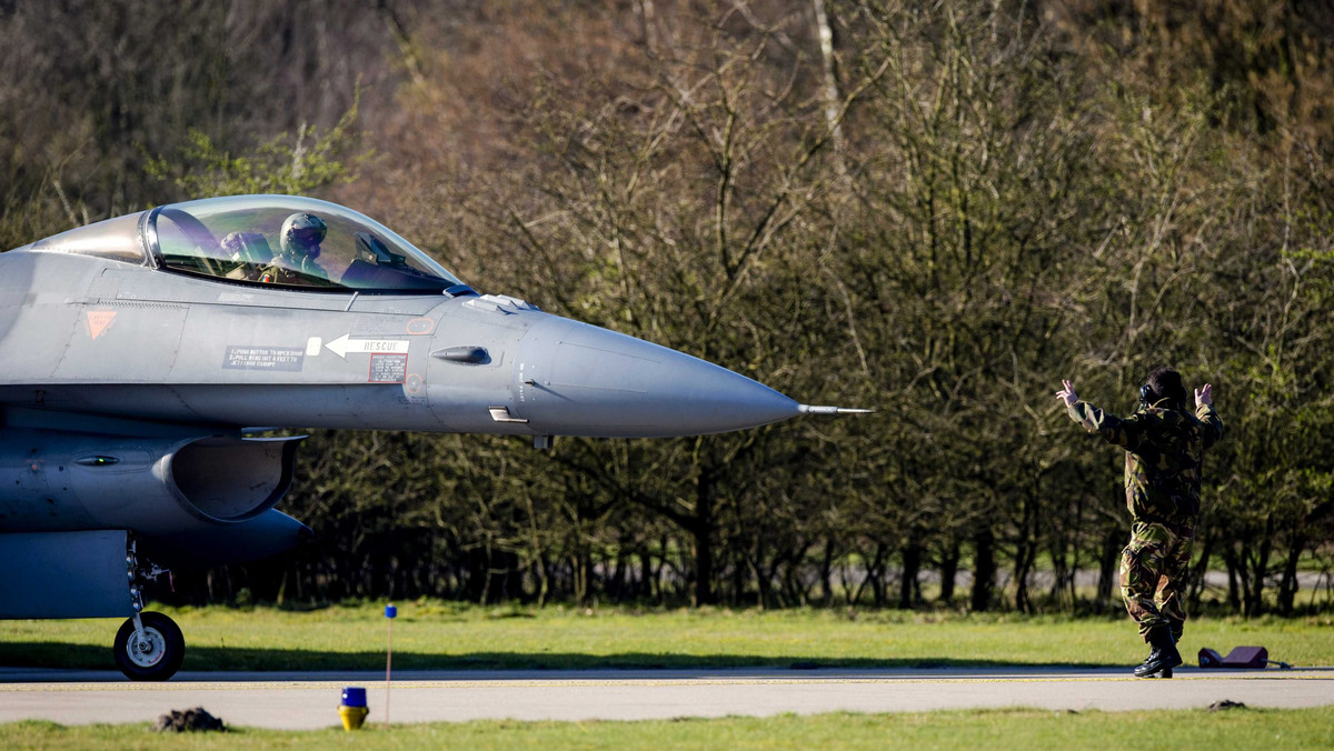 Do czwartku ma przylecieć na ćwiczenia do Polski 12 amerykańskich myśliwców F-16, samoloty transportowe oraz 300-osobowy personel. To już kolejna zmiana amerykańskich sił powietrznych w Polsce. Niewykluczone, że stacjonować będą w bazie w Łasku.