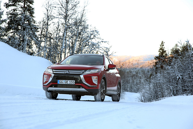 Mitsubishi Eclipse Cross - jak sobie radzi na lodzie?