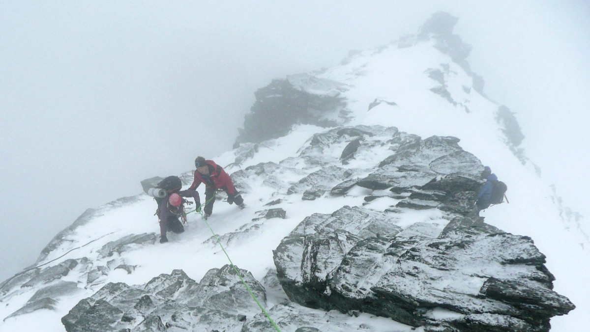 Szczęśliwie zakończyła się wyprawa Polaków na Grossglockner w austriackich Alpach. Czwórka wspinaczy została sprowadzona przez ratowników górskich z najwyższego szczytu Austrii - poinformowało RMF FM za austriackim portalem kleinezeitung.at.