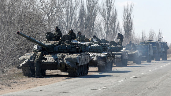 Ukraińskie władze: Rosyjscy żołnierze ukrywają się w wioskach. Robią z cywilów żywe tarcze!