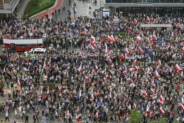 Teraz albo nigdy; najwyższy czas, żeby wygrała uczciwość, prawość, sprawiedliwość, żeby wygrała prawda, o tym są te wybory - mówił kandydat KO na prezydenta Rafał Trzaskowski rozpoczynając niedzielny 