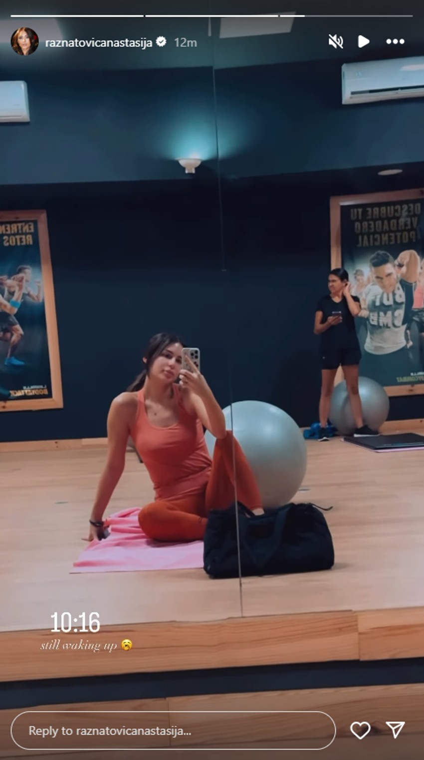 Anastasija Ražnatović u teretani