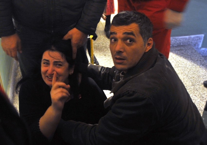 Supruzi vatrogasca pozlilo je nakon što su izbačeni na uicu zbog čega je prebačena kolima Hitne pomoći na Urgentni centar