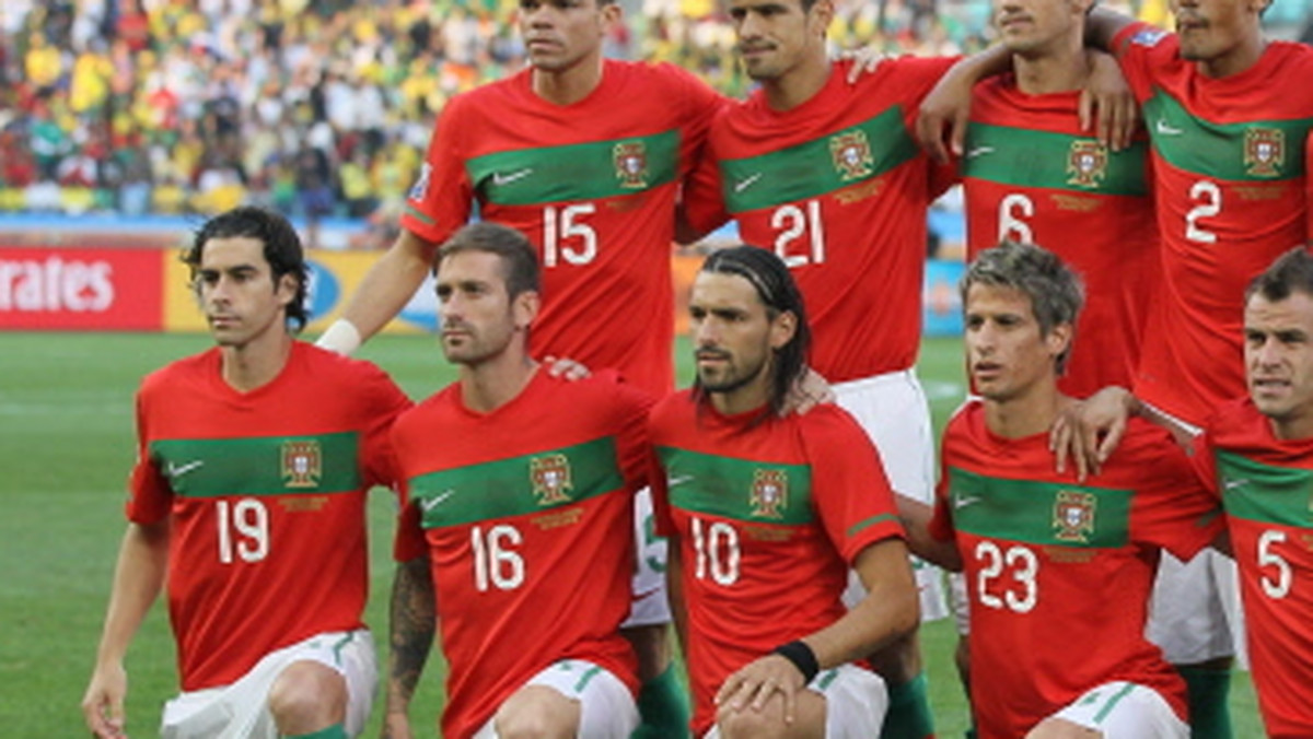 Międzynarodowa Federacja Piłkarska (FIFA) zagroziła wykluczeniem reprezentacji Portugalii z eliminacji do Euro 2012, a portugalskim klubom (Porto, Benfice oraz Bradze) wyeliminowaniem z Ligi Europy.