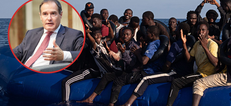 "Migranci zostaną odesłani tam, skąd przybyli". Były szef Frontexu: UE narusza prawo i kłamie