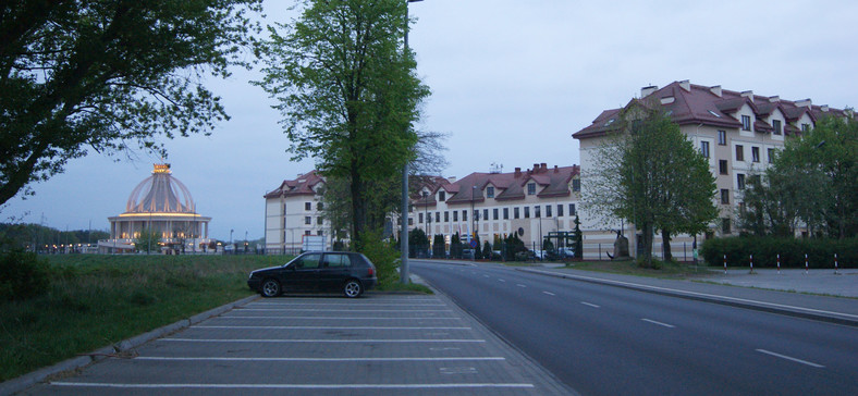 Widok na WSKSiM oraz świątynię redemptorystów