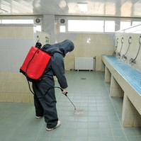Bajban van Észak-Korea: gyömbérteát és sós vizet adnak covid ellen