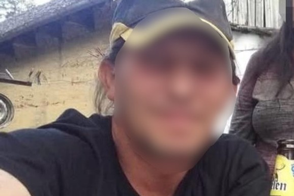 MAJKA TVRDILA DA GA JE SAMA UBILA, ONDA JOJ SE PRIDRUŽIO I SIN! Detalji horora u Bečeju: Kuhinjskim nožem 25 PUTA izboli muškarca, komšije otkrile zločin