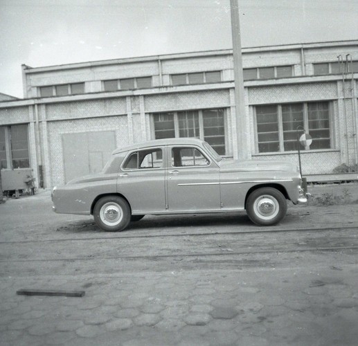 Odnaleziony w muzeum NOT czwarty prototyp warszawy sedan