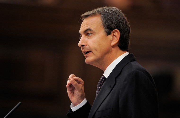 Jose Luisa Zapatero, premier Hiszpanii od 2004, szef hiszpańskich socjalistów, którzy po dwóch kadencjach rządów  oddają władzę konserwatywnej opozycji,  zostawiając kraj z rekordowym bezrobociem i zadłużeniem.
