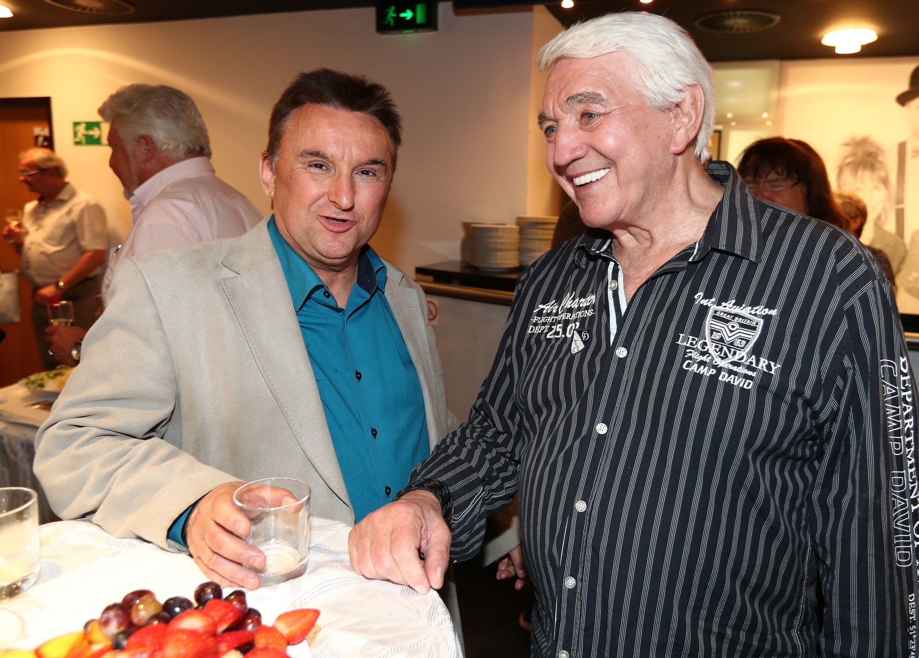 Český herec Jaroslav Sypal a Jiří Krampol.
