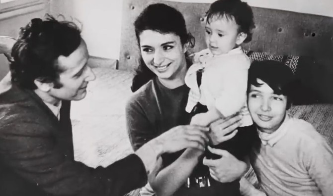 Jelena i Stevo Žigon sa decom